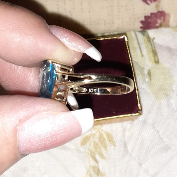 10K SOLID GOLD RING(BLUE TOPAZ 8MM×11MM) - Picture 2 of 4